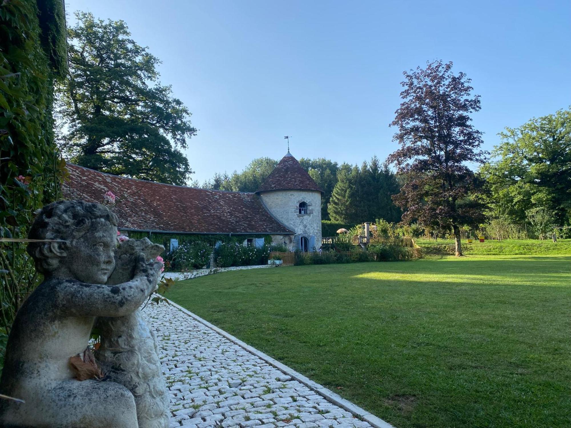 La Roulotte Deluxe De Malpas Acomodação com café da manhã Quingey Exterior foto