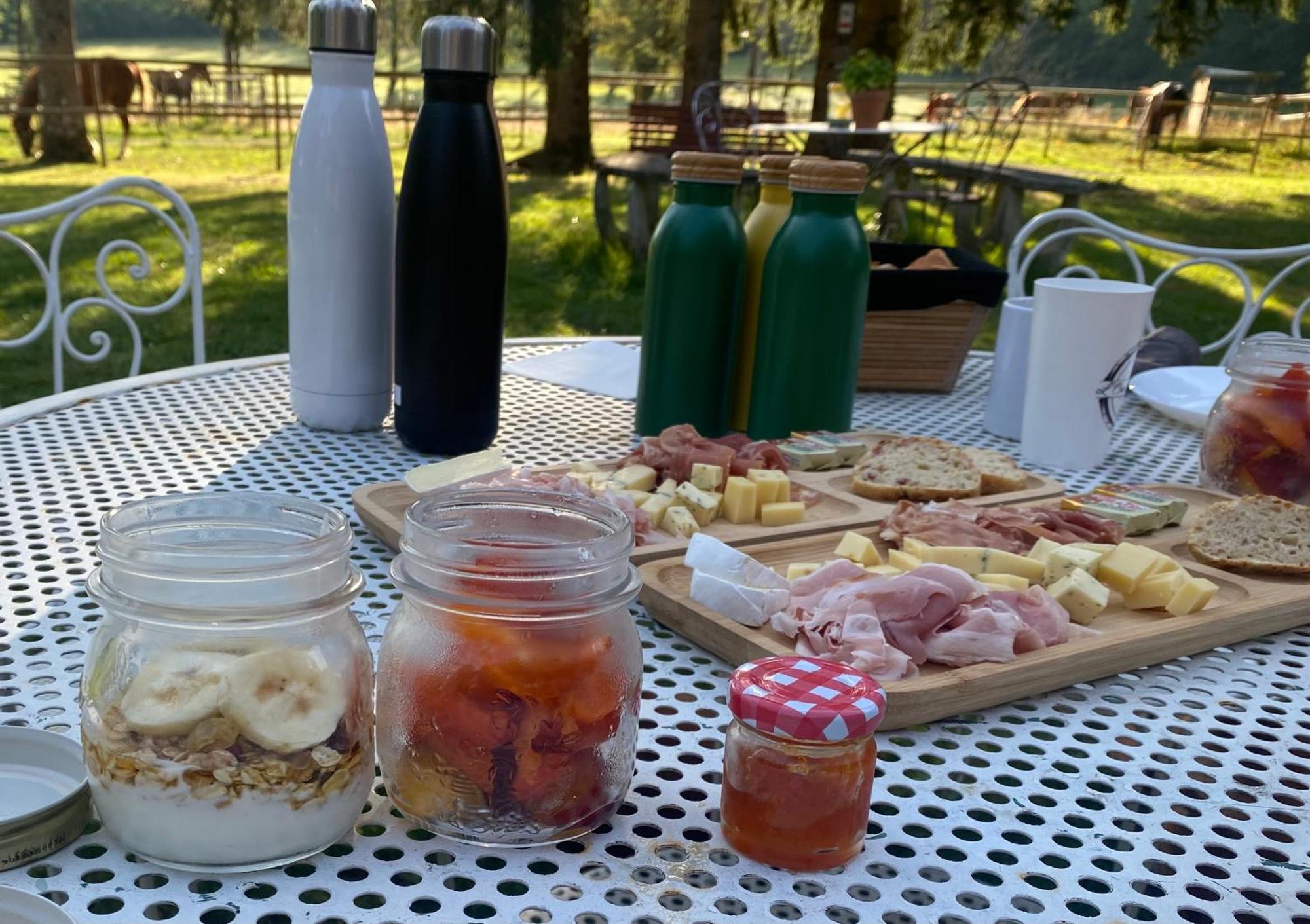 La Roulotte Deluxe De Malpas Acomodação com café da manhã Quingey Exterior foto
