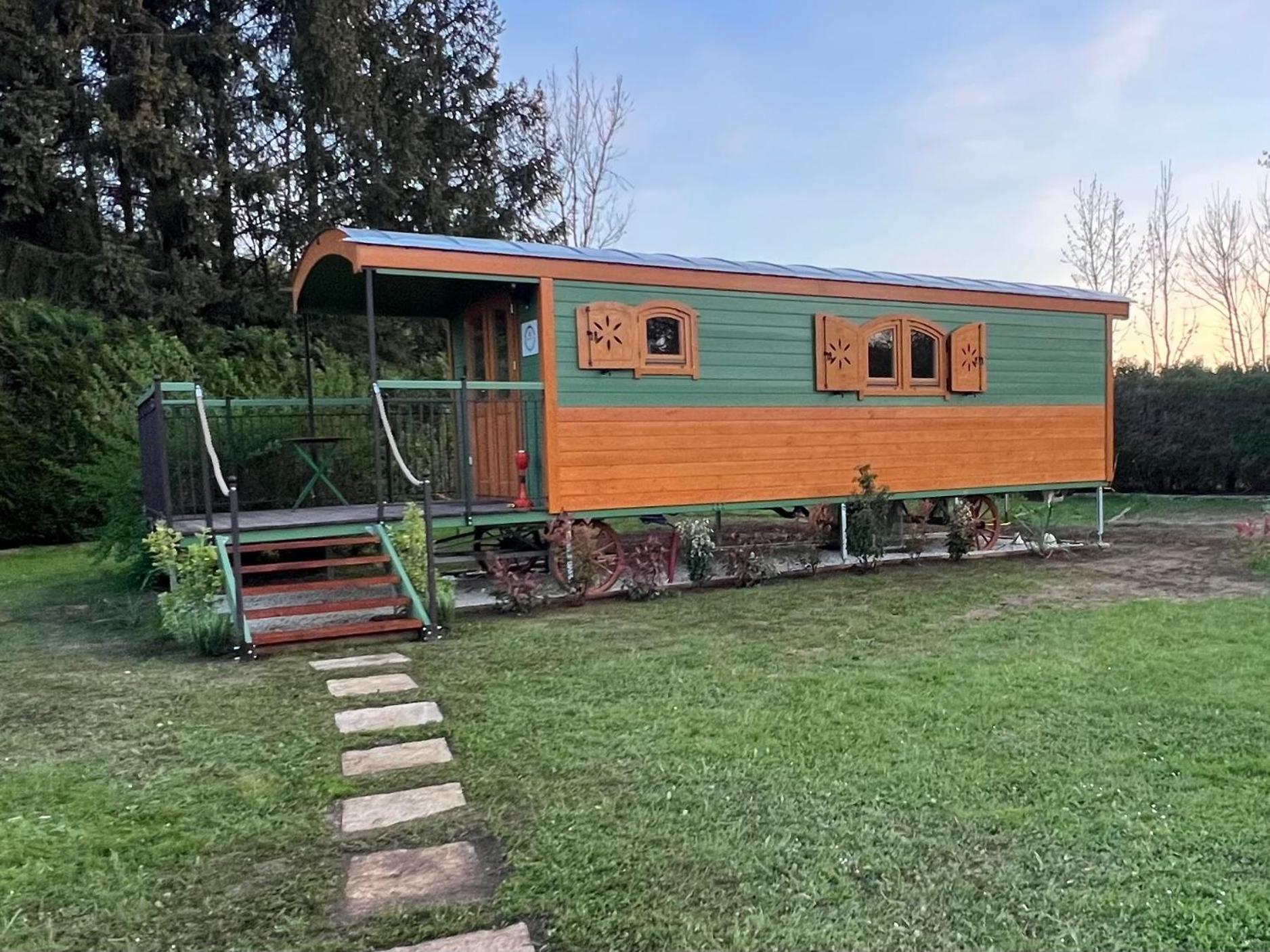 La Roulotte Deluxe De Malpas Acomodação com café da manhã Quingey Exterior foto